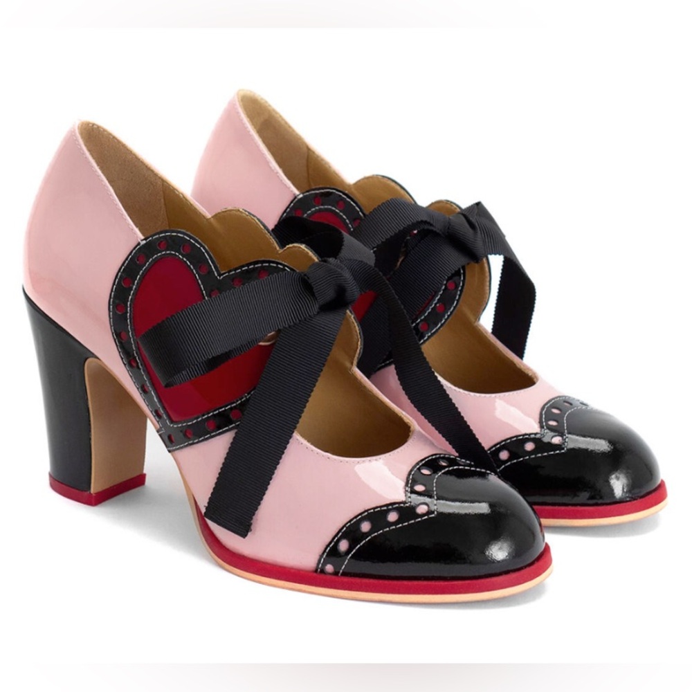 John Fluevog Attic Tutti Mary Jane With Heart in Pink, size 9